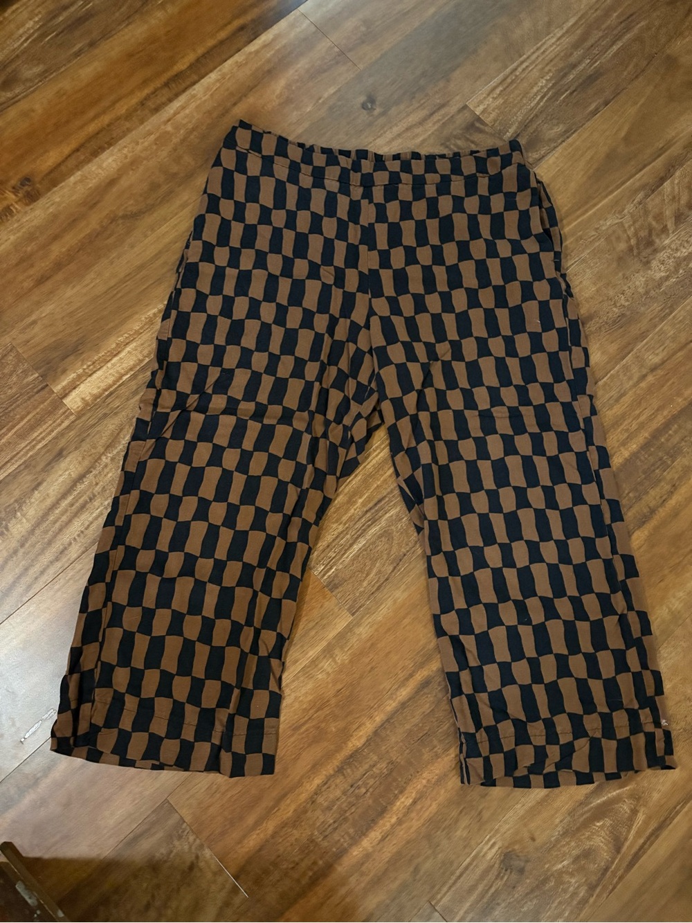 Old Navy Black and Brown Checkered Wide Leg Playa pants petite length 24” inseam